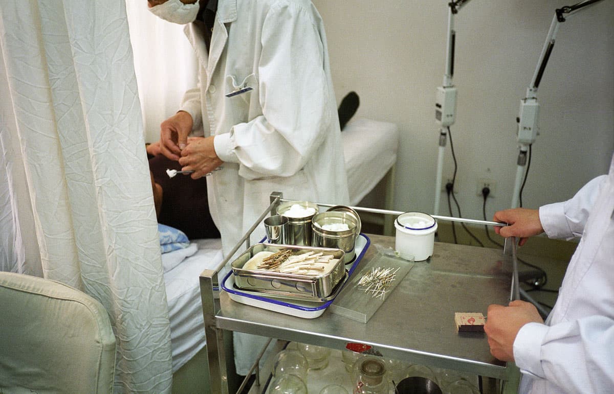 Beijing Acupuncture Eisenstark 2002